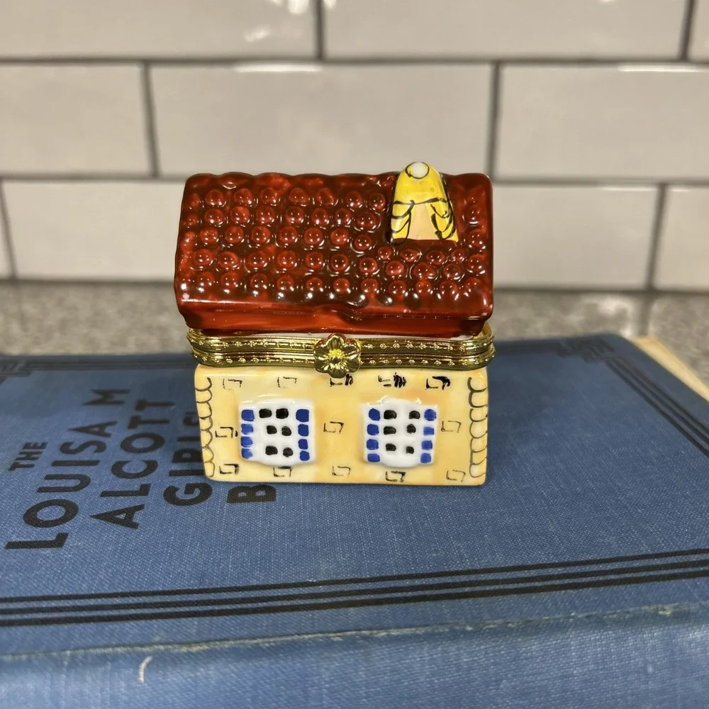 Vintage Hinged Trinket Box House Pottery Cottage